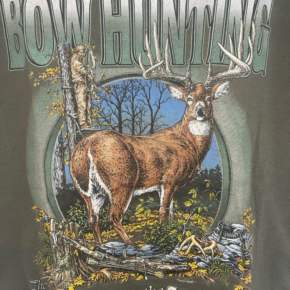 Men’s Buck Wear Bowhunting Deer Graphic Tee - Olive Green